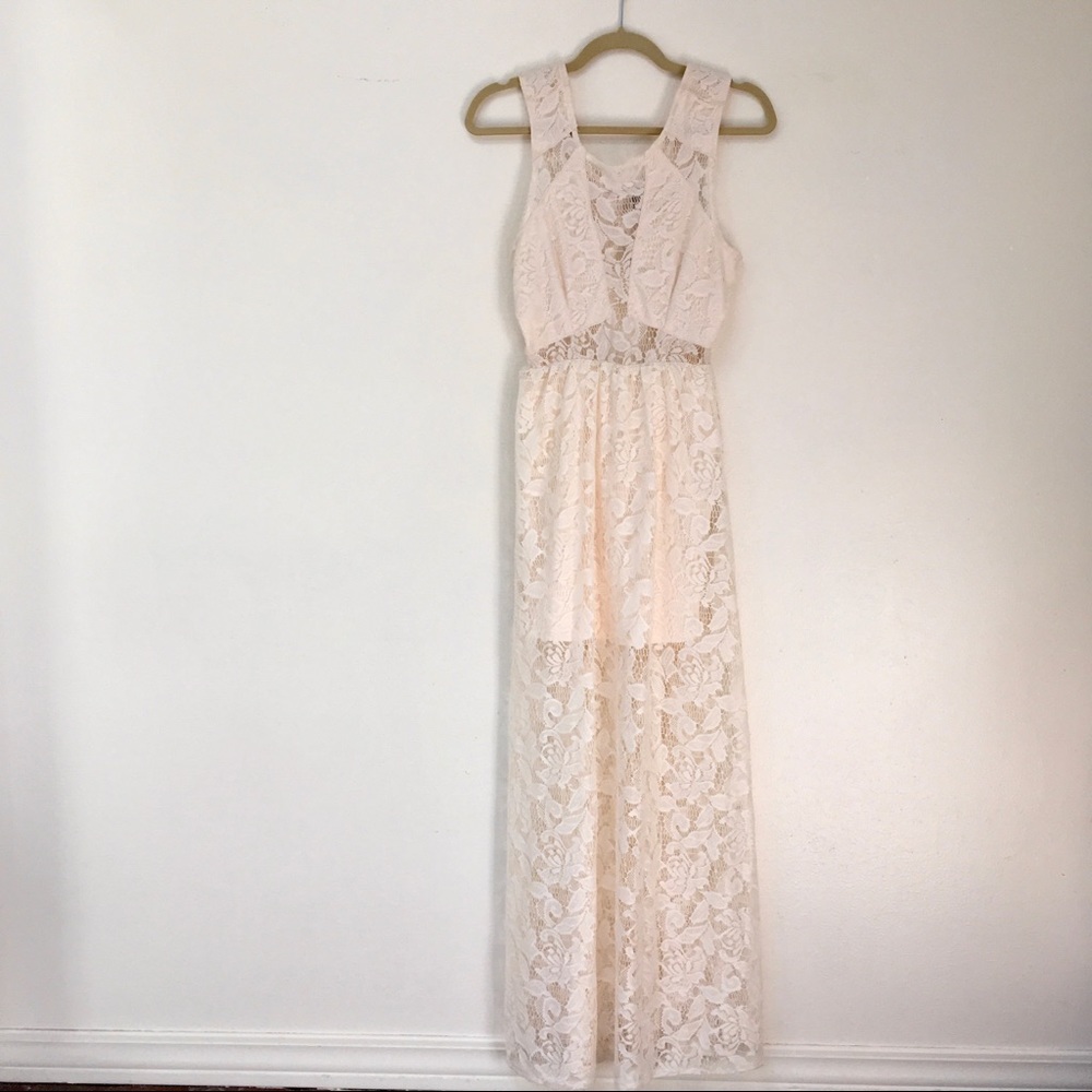 Cream lace dress - Picture 8 of 14
